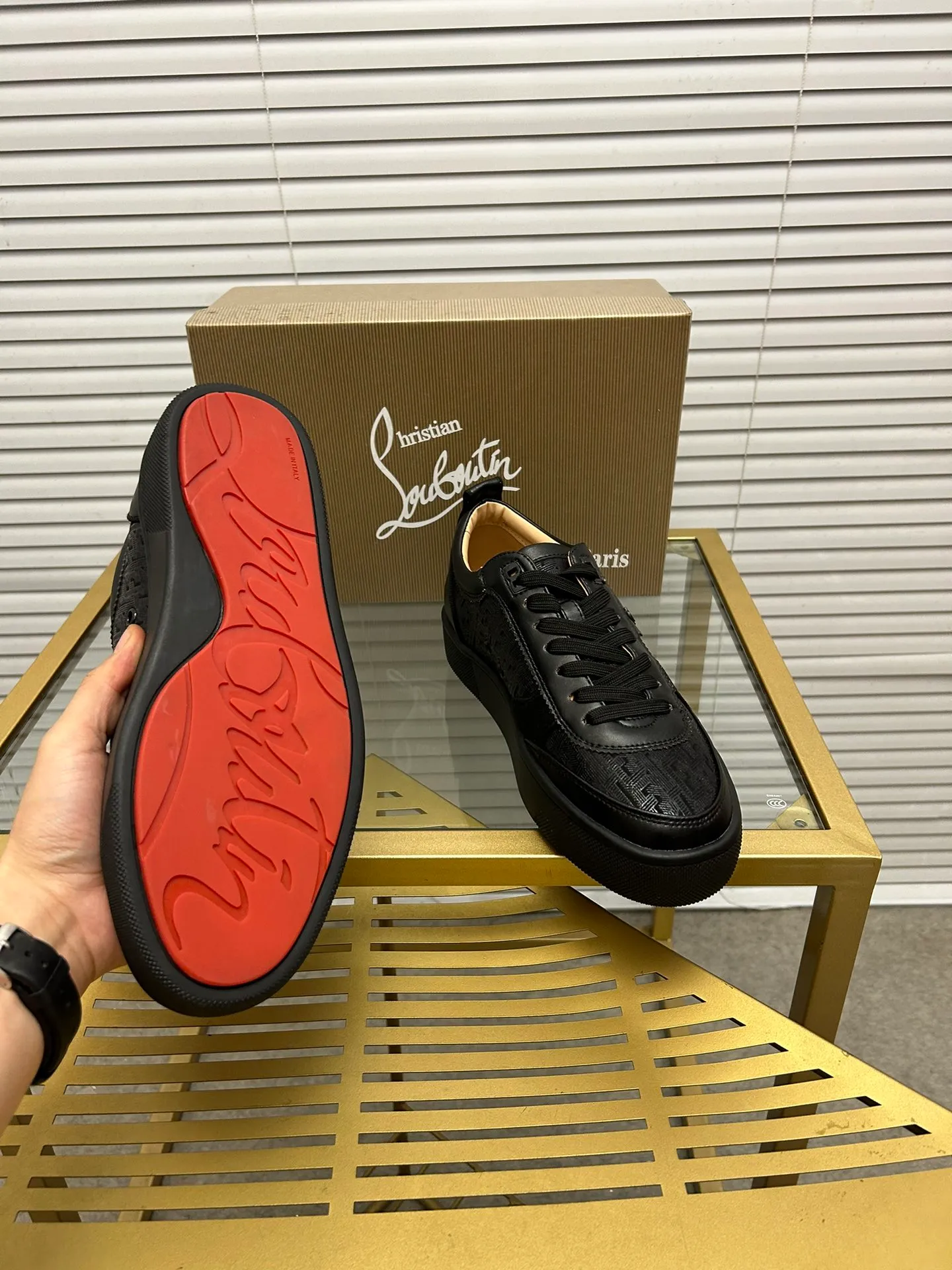 (Customized model) Ex-factory price is 600. christian louboutin (CL red sole shoes) counter series, casual sneakers for couples 📢 📢 📢 Exclusive hot style release 🎈🎈💪 Movable latex feet 👻 Finished outsole line [Proud] 😝Female 35-40# Male 38#-46, global supply😝 [Top version]: Original imported genuine leather upper, top original leather lining, original molded TPU outsole, original 1:1 detail processing, original shoe last,